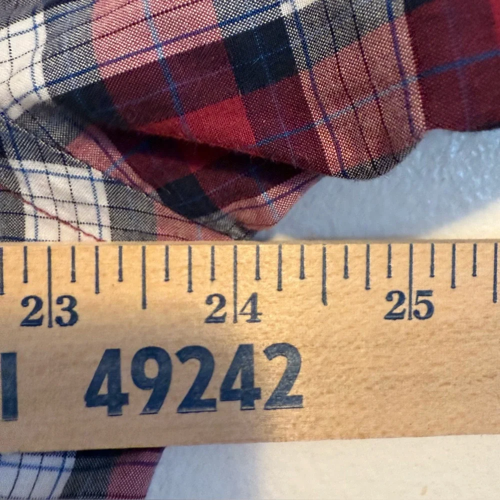 J. Crew Red and Black Plaid‎ Men's Shirt Size XL Plain Button Down LongSleeve